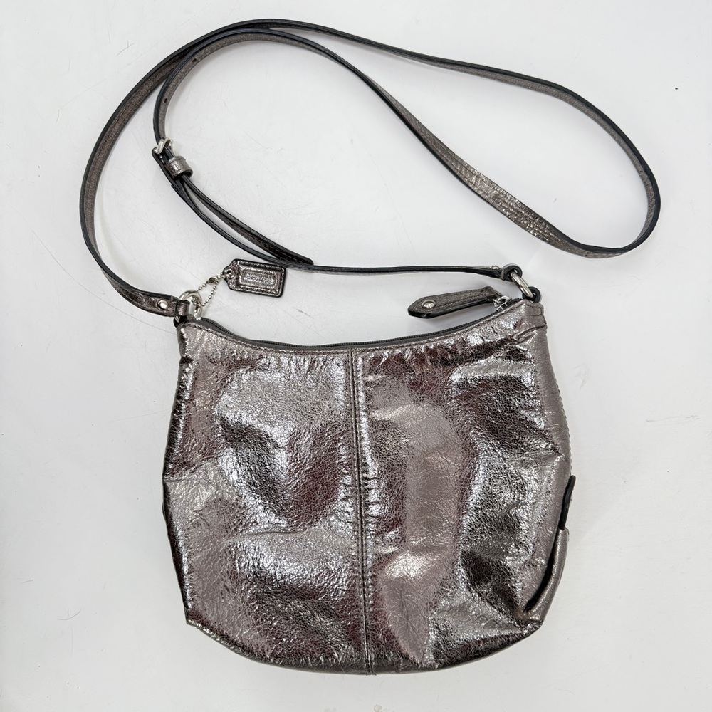 Coach Metallic Pewter Silver Patent Leather Crossbody Bag Poppy Scribble Logo - Picture 8 of 16